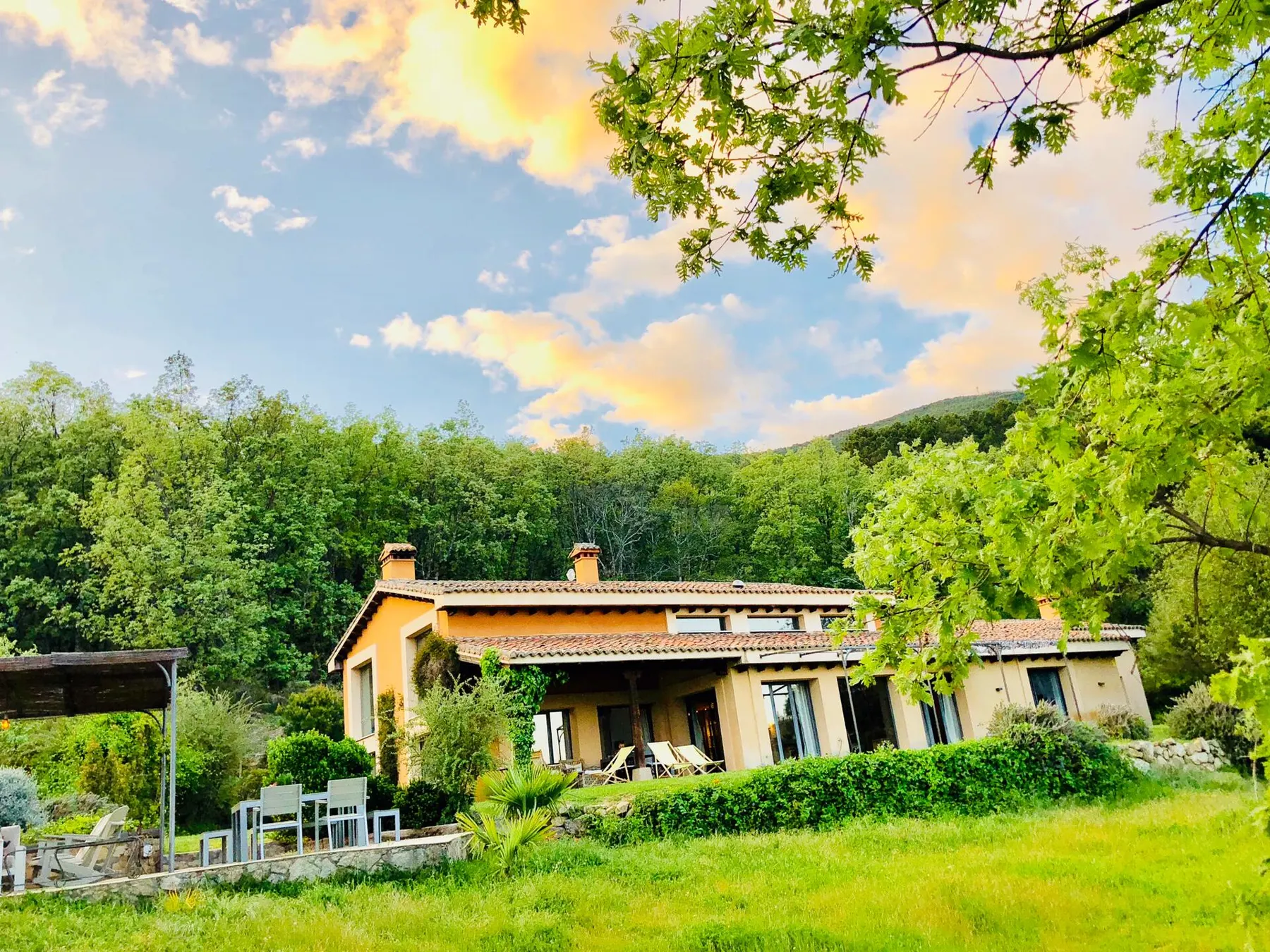Finca El Cuartón en Candeleda con vistas a la Sierra de Gredos